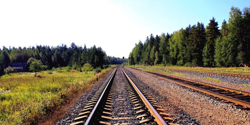 工作服定制新趋势：为医疗与实验室打造抗菌抗静电特种工装制服