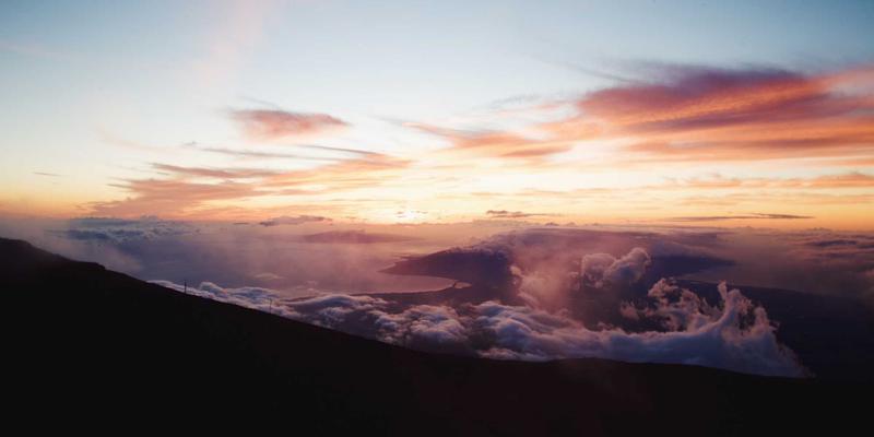 服装定制与制服供应的数字化革命：从3D量体到虚拟试衣的技术路径与市场前景